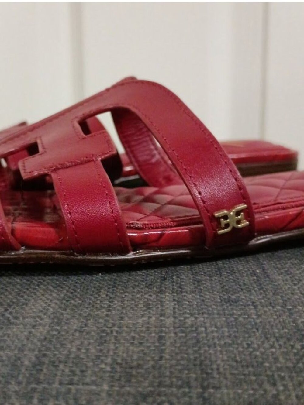 Sam Edelman Womens Red Crocodile-Embossed Slip-On Sandals Size 9.5 / 10 - Picture 3 of 7